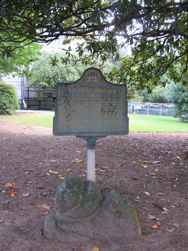 Historical marker outside Old DeKalb County Courthouse