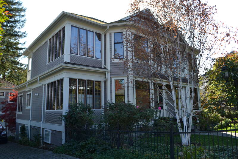 Perozzi House (Ashland, Oregon)