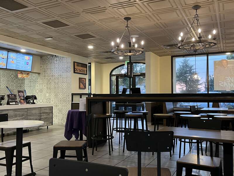 Taco Bell near the intersection of Northeast Martin Luther King Jr. Blvd. and Northeast Lombard Street in Portland, Oregon (August 18, 2022)