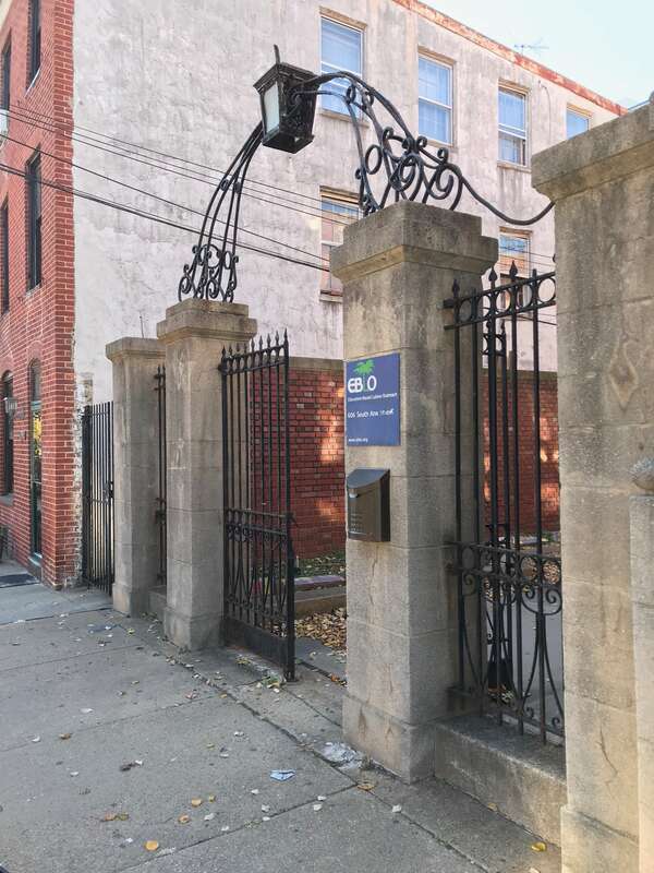 Photograph by Eli Pousson, 2017 November 28.