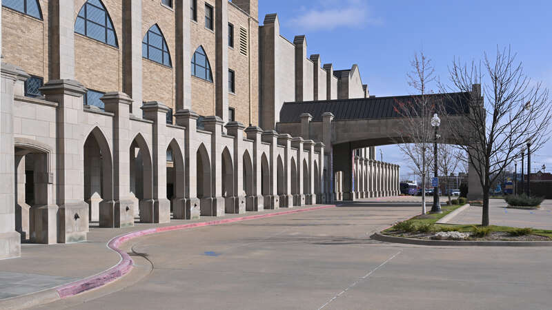 The side entrance to the First Presbyterian Church with a canopy over the door that cars can drive under. 709 South Boston Avenue, Tulsa Oklahoma 74119.