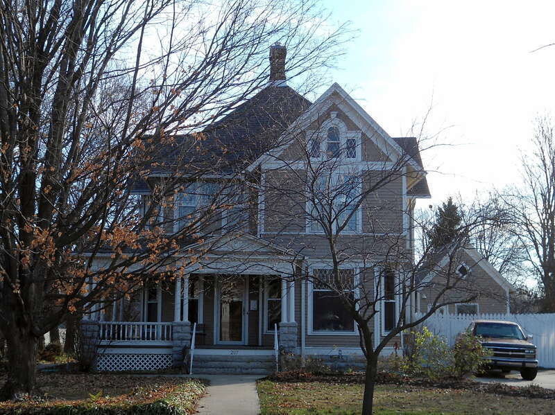 Contributing property to West Central Avenue Historic District in Bentonville, AR