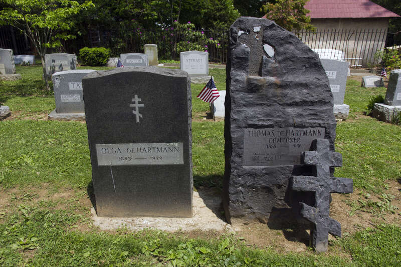 Thomas de Hartmann and Olga de Hartmann graves at Princeton Cemetery.