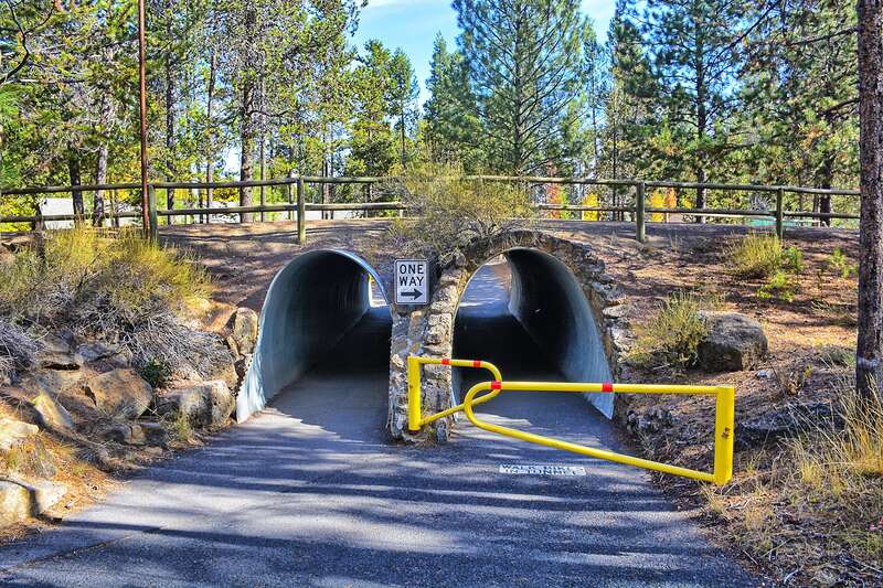 Took the day off from playing golf and did a ten mile bike ride around the hundreds of paths at the Sunriver Resort in Central Oregon.

These are just a few of the sights around the paths.