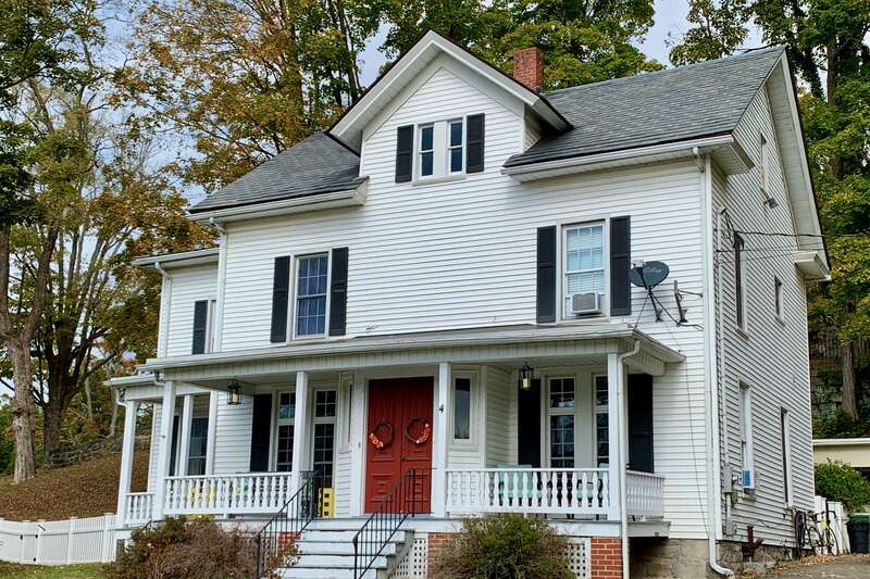 The Parsonage at the Blair Academy in Blairstown, New Jersey. Significant contributing property to the historic district. Built circa 1900date QS:P,+1900-00-00T00:00:00Z/9,P1480,Q5727902. Italianate/Queen Anne style.
