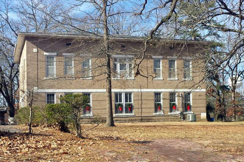 1939 structure built by WPA using materials salvaged from 1910 courthouse, listed in National Register of Historic Places on 4/20/1995







This is an image of a place or building that is listed on the National Register of Historic Places in the