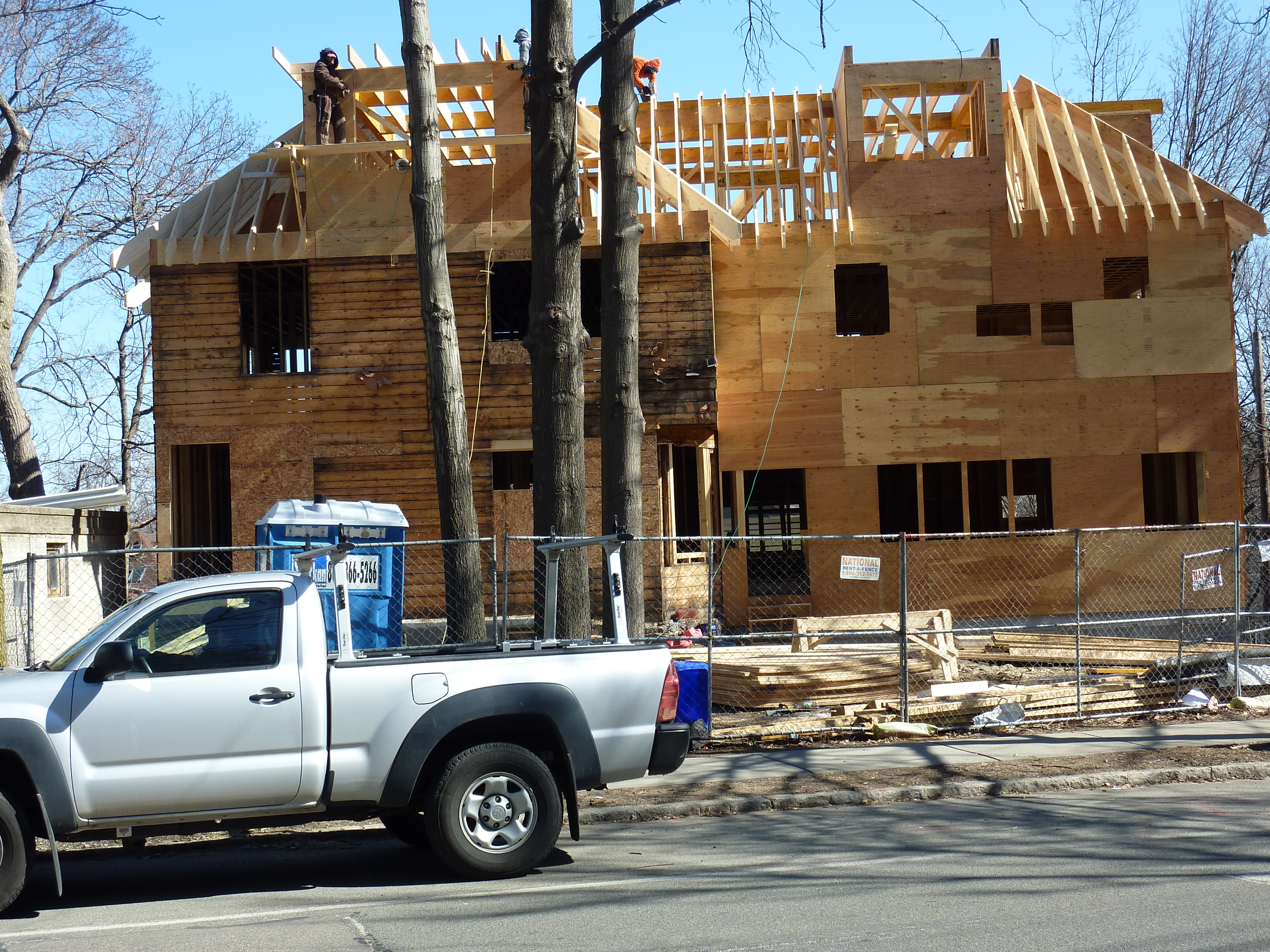 Дом строится
