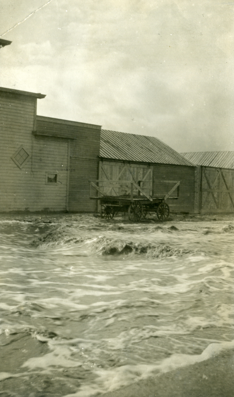 Image Title: Indian Creek Flood - Caldwell
Date: c.1910
Place: Indian Creek, Caldwell, Idaho
Description/Caption: 
Medium: Real Photo Postcard (RPPC)
Photographer/Maker: Unknown
Cite as: ID-L-0152, WaterArchives.org

Restrictions: There are no known