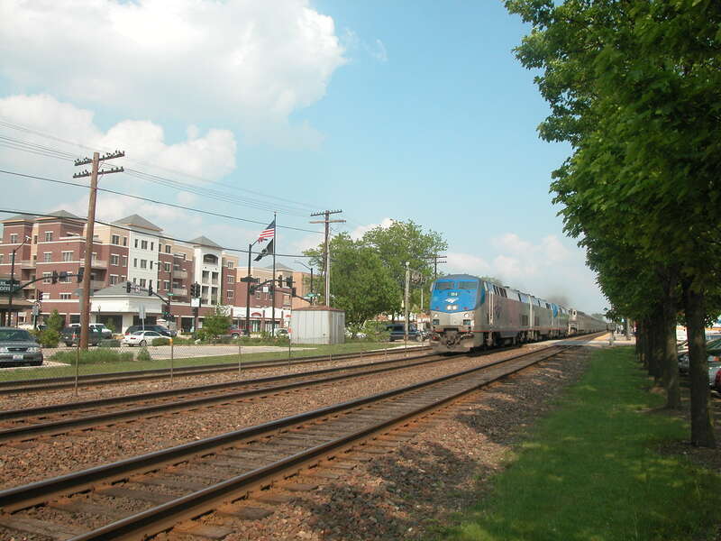 20040511 25 Amtrak, Downers Grove, IL
