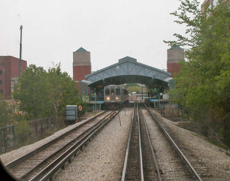 20050513 20 CTA Evanston L @ Davis St.