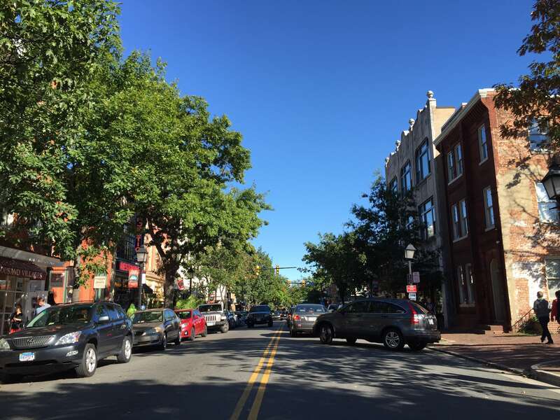 View east along Virginia State Route 7 (King Street) between U.S. Route 1 (Patrick Street) and Alfred Street in Alexandria, Virginia