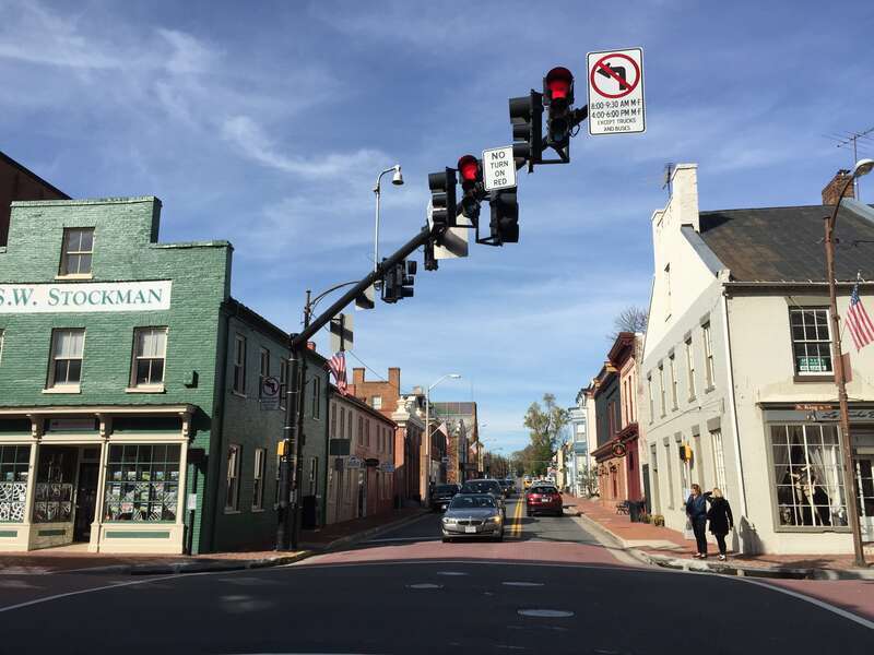 View west along Virginia State Route 7 Business (Market Street) at U.S. Route 15 Business (King Street) in Leesburg, Loudoun County, Virginia