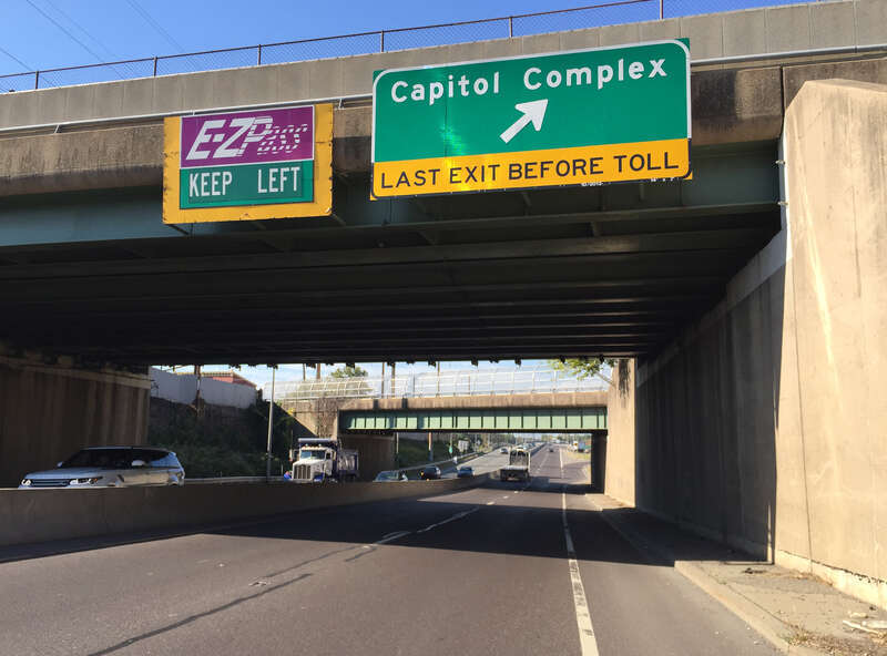 View south along U.S. Route 1 (Trenton Freeway) at the Warren Street/Capitol Complex exit in Trenton City, Mercer County, New Jersey