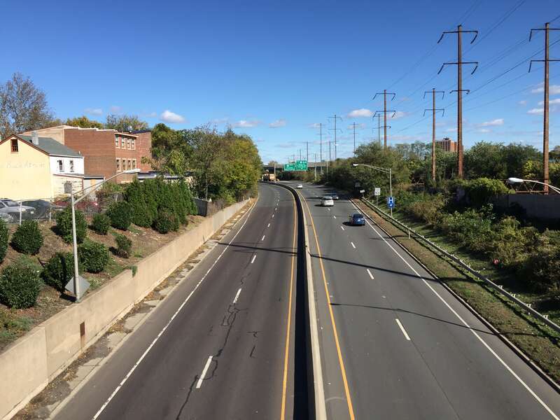 View north along U.S. Route 1 (Trenton Freeway) from the overpass for U.S. Route 206 (South Broad Street) in Trenton City, Mercer County, New Jersey
