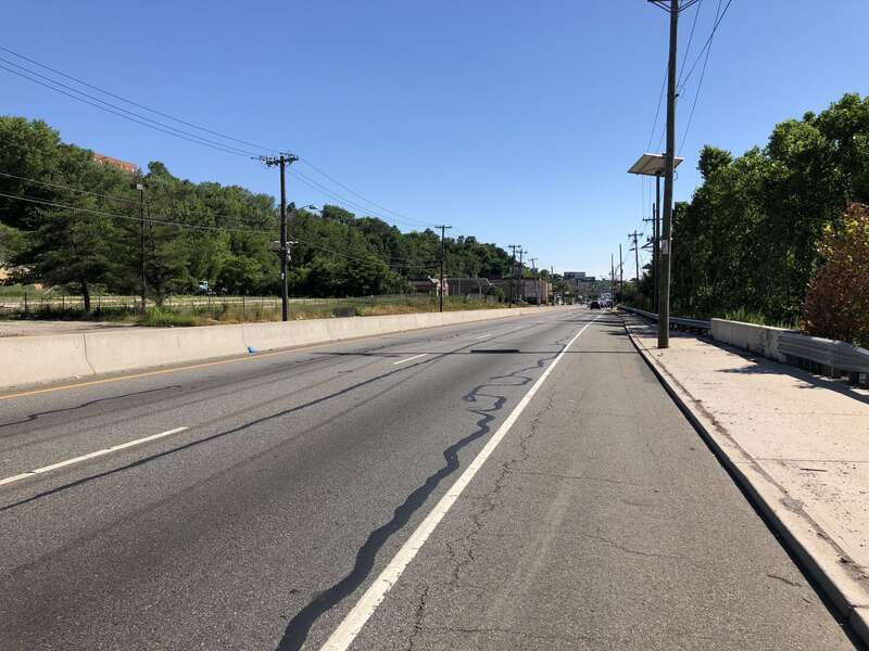 View south along U.S. Route 1 and U.S. Route 9 (Tonnele Avenue) just south of the junction with New Jersey State Route 3 (Secaucus Bypass) in North Bergen Township, Hudson County, New Jersey