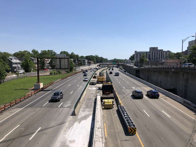 View south along New Jersey State Route 444 (Garden State Parkway) from the overpass for the ramp to Interstate 280 (Essex Freeway) in East Orange, Essex County, New Jersey
