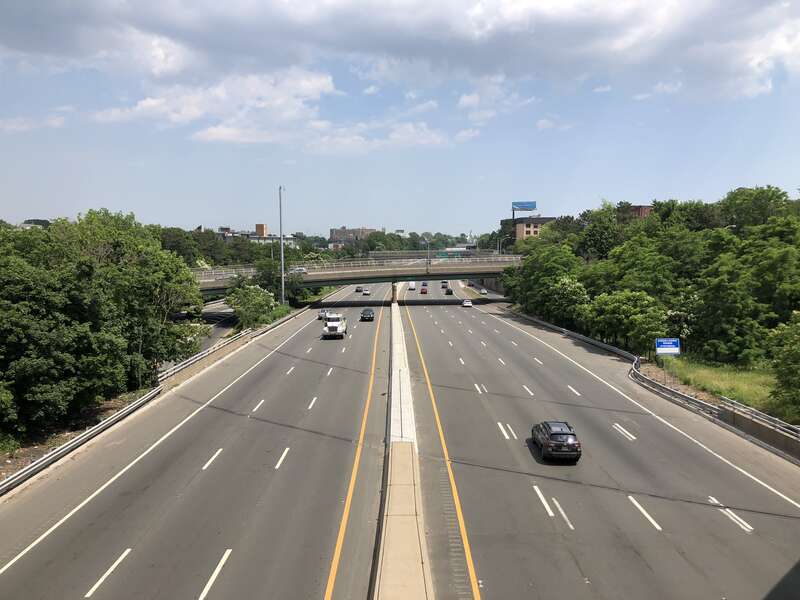 View east along Interstate 280 (Essex Freeway) from the overpass for the ramp from New Jersey State Route 444 (Garden State Parkway) in East Orange, Essex County, New Jersey