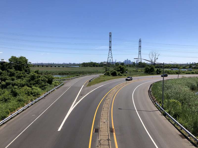View east along the westbound lanes of Interstate 280 from the overpass for Interstate 95W (New Jersey Turnpike Western Spur) in Kearny, Hudson County, New Jersey