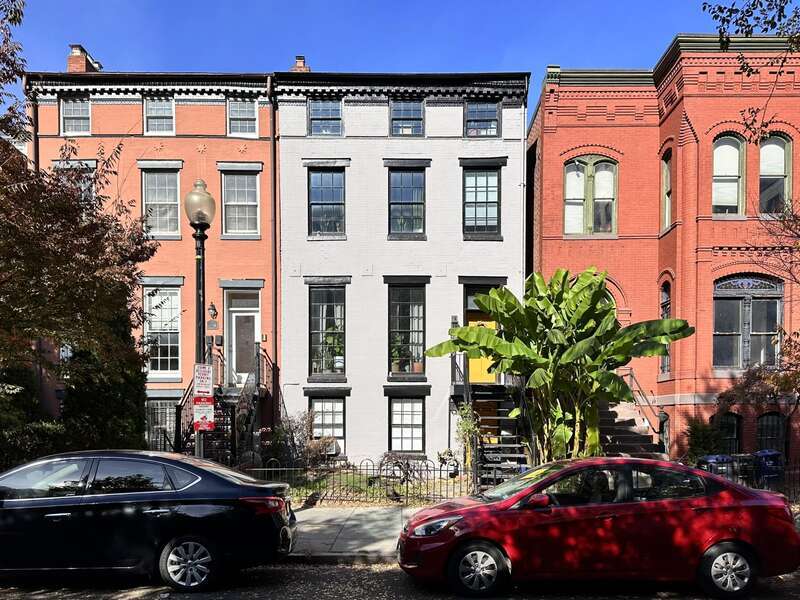 The houses located at 929-931 M Street NW in Washington, D.C., were built in 1859, 1859, and 1886. They are contributing properties to the Blagden Alley-Naylor Court Historic District and the Mount Vernon West Historic District, also known as the