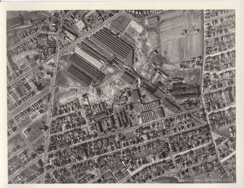Aerial view of silver lake plant.
Keywords: aerial views; Edison Companies and Laboratories; (EDIS Historical Photo Series Name)