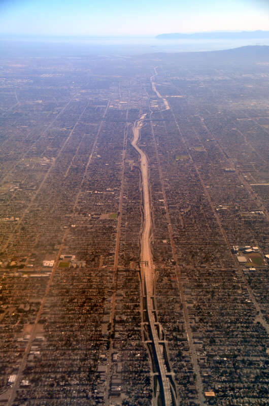 Approaching LAX (a0004510)