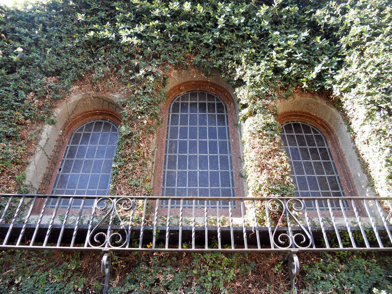 M. H. Simon's Undertaking Chapel