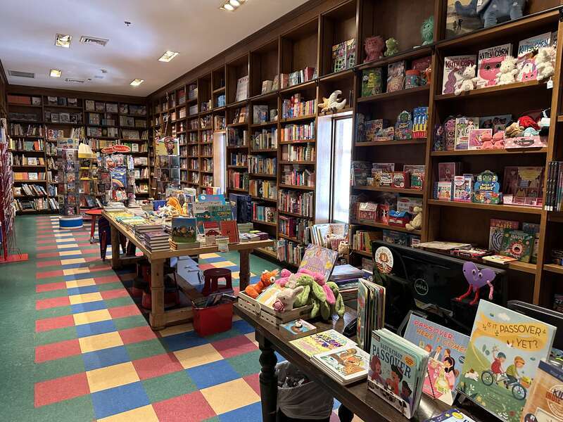 Books &amp;amp; Books, Coral Gables Florida, April 2023