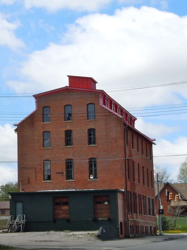 City Mills Building on the NRHP since December 18, 1986. At 160 N. Main St., Mansfield, Ohio.  I hope this photo is at least of &quot;acceptable quality&quot;, but a better photo should obviously be taken!