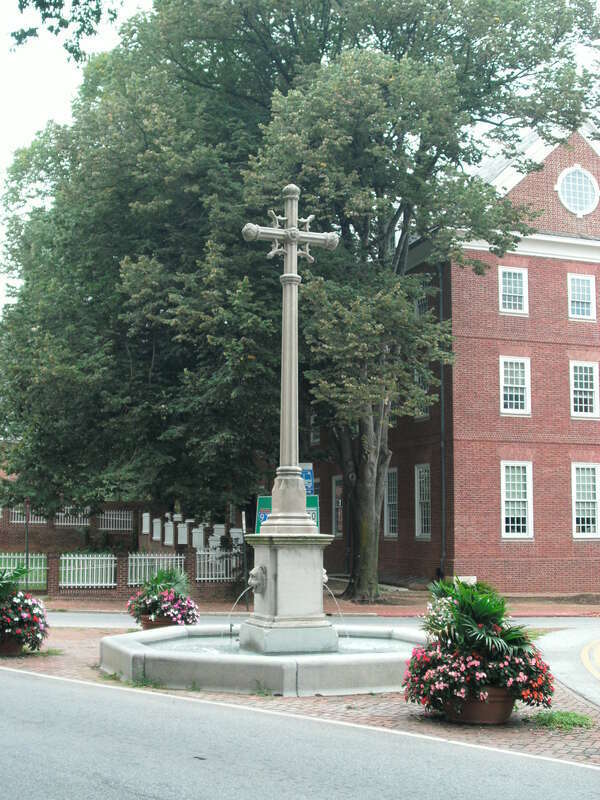 Colonial Annapolis Historic District, District boundaries approximate city boundaries surveyed in 1695 Annapolis