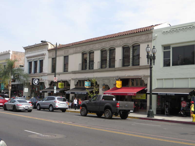Pasadena is a city in Los Angeles County, California, United States. As of the 2010 United States Census, the population of Pasadena was 137,122, making it the 180th-largest city in the United States, down from 168th place in 2009. Pasadena is the