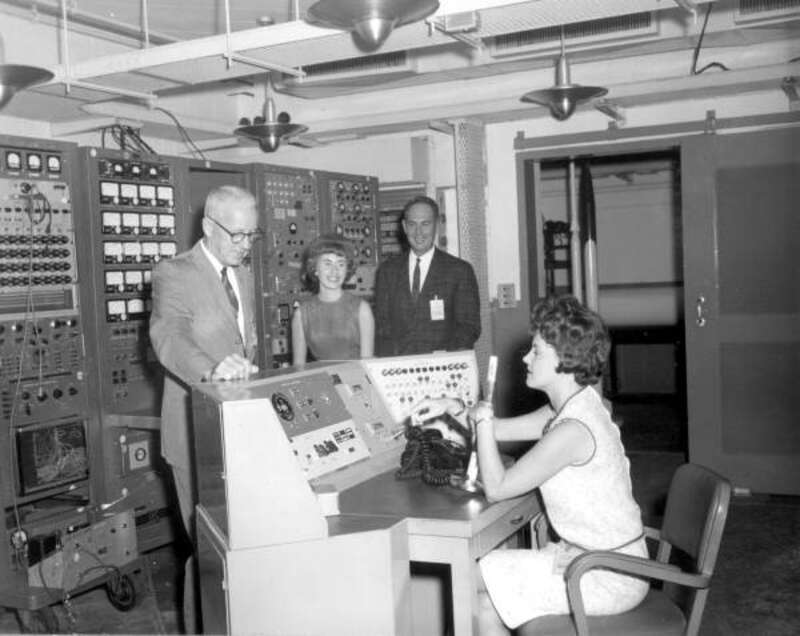 Local call number: C672750
Title: Control room in the Kennedy Space Center Museum: Cape Canaveral, Florida
Date: 1967
Physical descrip: 1 photoprint - b&amp;amp;w - 4 x 5 in.
Series Title: Department  of Commerce Collection
Repository:  State  Library
