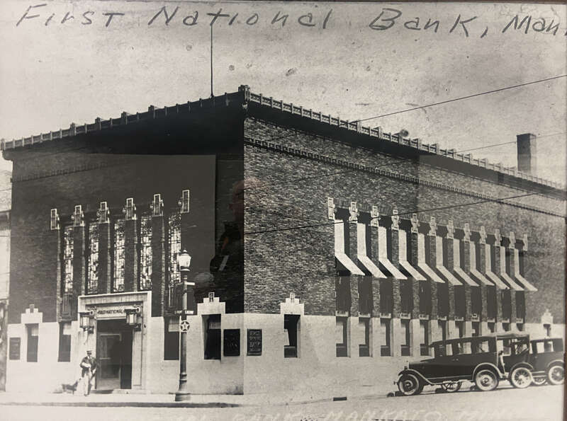 First National Bank of Mankato
ca. 1913

Mankato, Minnesota, USA