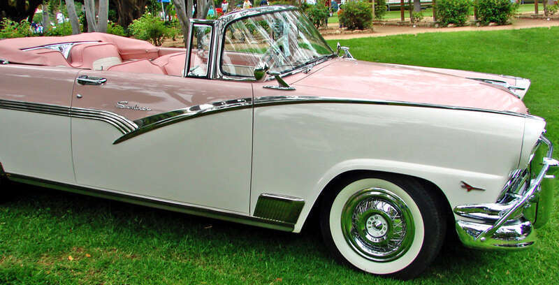 (1 in a multiple picture album)
You don't see one of these very often.  I was a teenager when the American car companies were producing art each year.  This is a good example.