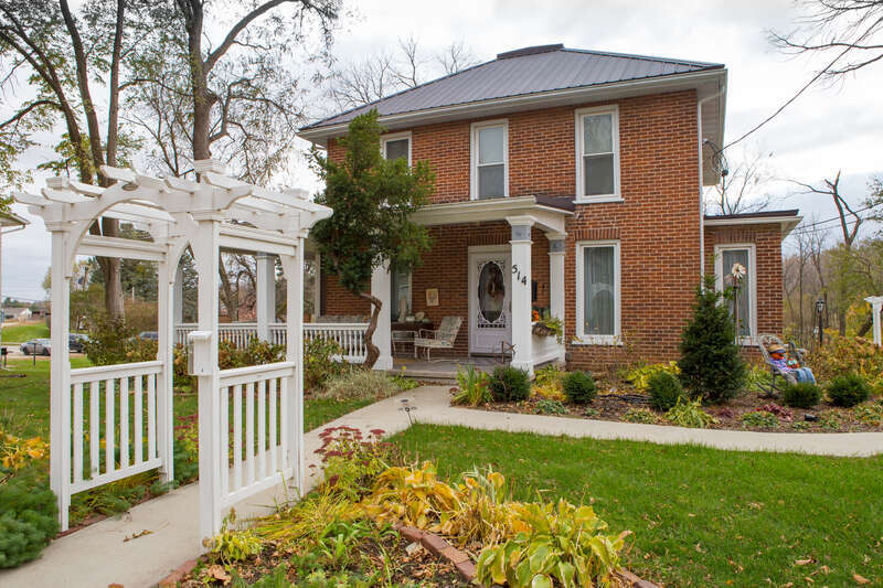 George W. and Mary J. (Maxwell) Robinson House
