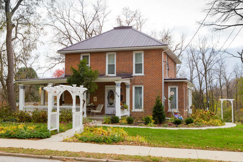 George W. and Mary J. (Maxwell) Robinson House