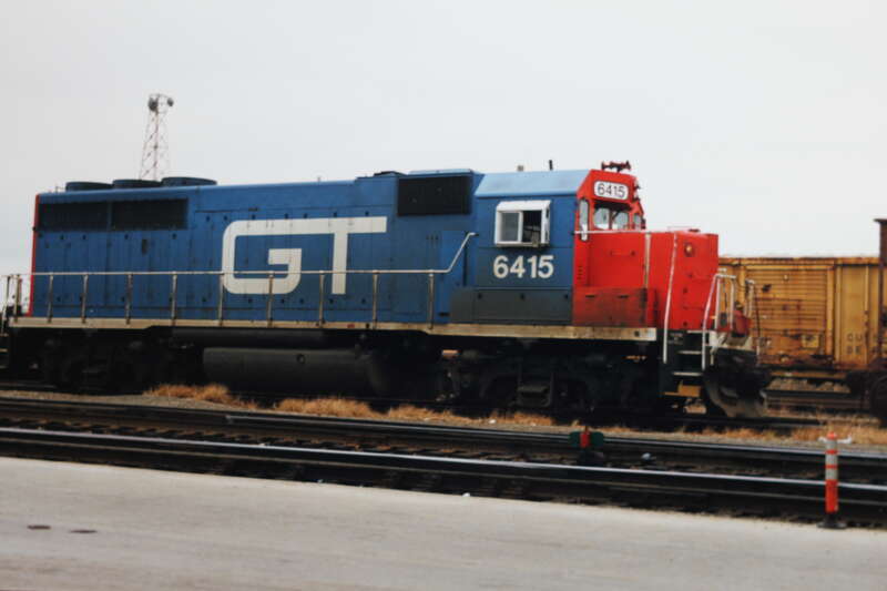 Clyde Yard, BN, Chicago, 1987; digital copy of print. Complete indexed photo collection at WorldHistoryPics.com.