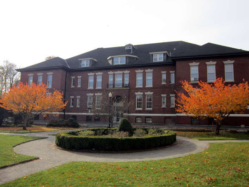 Hardie Building on Beverly Common