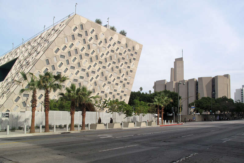 Irmas Pavilion of the Wilshire Boulevard Temple to the left of St. Basil's Roman Catholic Church, 3611 Wilshire Blvd, Los Angeles. Two architectural styles (2021) and (1969).