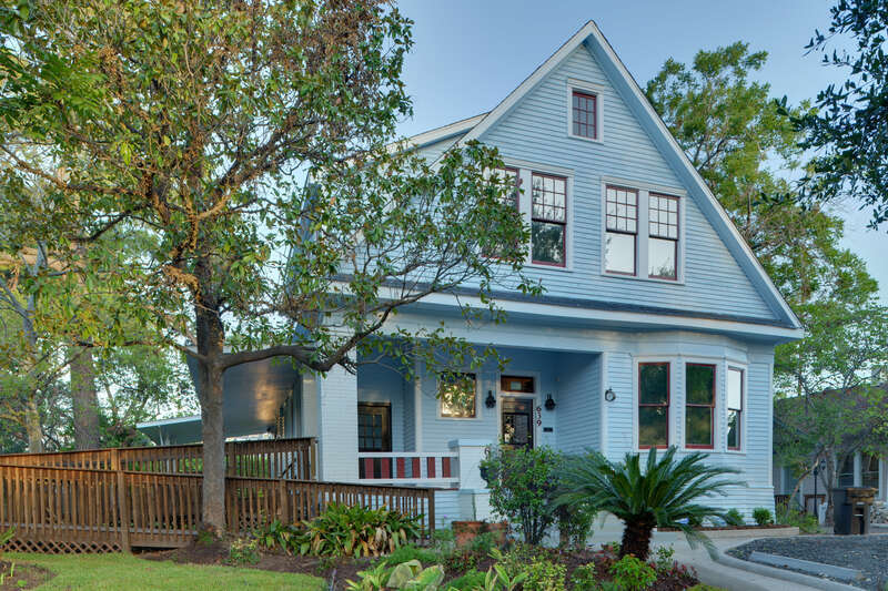 Isbell House at 639 Heights Blvd., Houston (Texas, USA) is listed in the National Register of Historic Places, United States Department of the Interior.