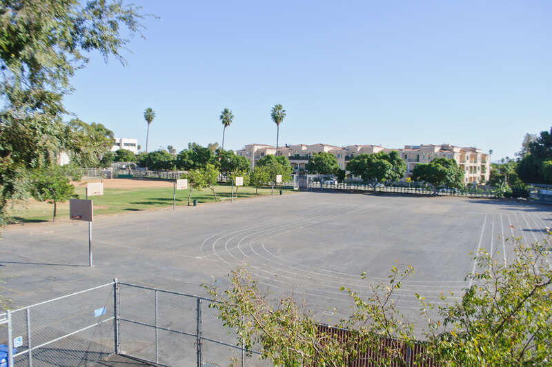 John Burroughs Middle School is located in the posh Hancock Park area of Los Angeles; its territory covers the Hasidic Jews to the north, as well as the Korean and Central American immigrant areas to the east. Run by the Los Angeles Unified School