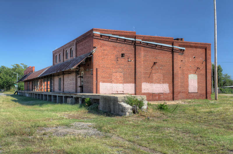 Kelly Mills, 400-414 S. Main St. Hutchinson