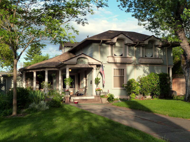 The Kent-Holt House (built ca. 1907, relocated 1924), located at 11 Corning Court in Medford, Oregon, United States, is a component of the Corning Court Ensemble. The ensemble as a whole is listed on the US National Register of Historic Places.