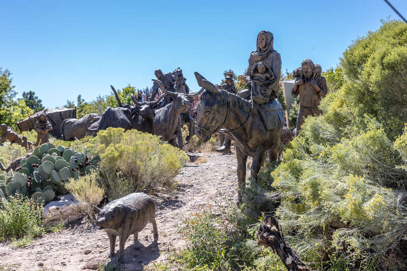 La Jornada is a 33-piece sculpture by Reynaldo &quot;Sonny&quot; Rivera and Betty Sabo which depicts Juan de Oñate leading an expedition of Spanish settlers. It is located on the grounds of the Albuquerque Museum.