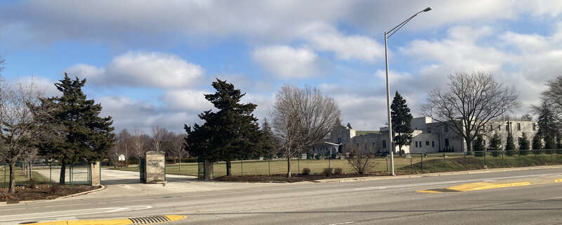 Memorial Park Cemetery, Skokie, IL gate