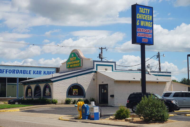 Tasty Chicken and Wings in Mesquite, Texas (United States).