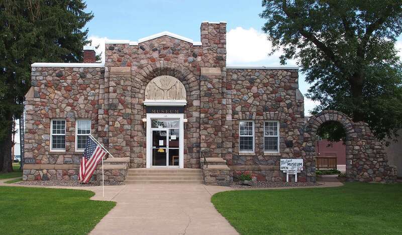 Milaca Municipal Hall, 145 Central Ave S, Milaca, Minnesota, USA.  Viewed from the west-southwest.