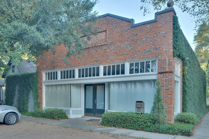 Morton Brothers Grocery, at 401 West 9th St., Houston (Texas, USA) is listed in the National Register of Historic Places, United States Department of the Interior.
