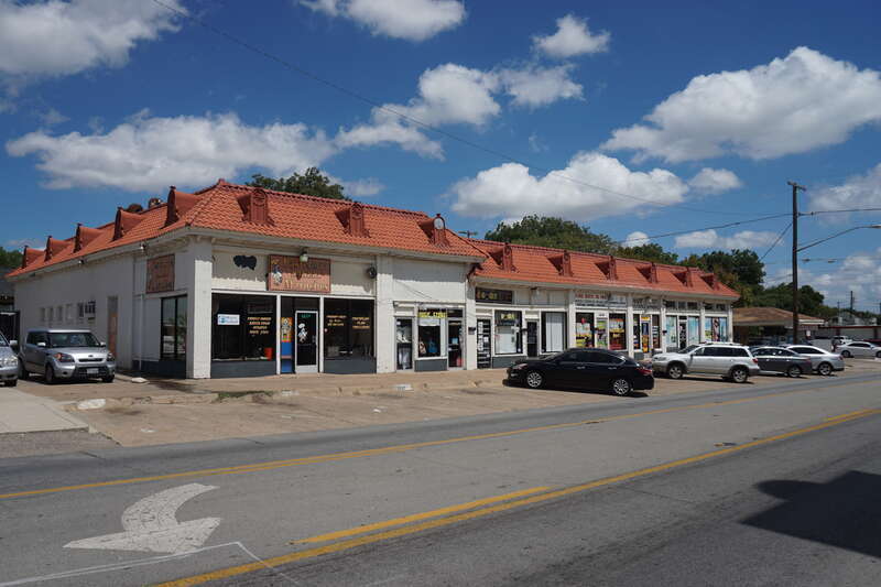 Davis Street in the Oak Cliff neighborhood in Dallas, Texas (United States).