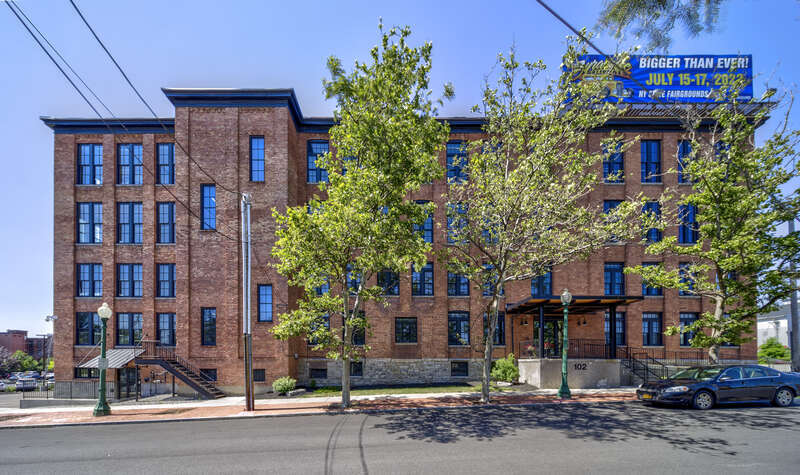 Oak Knitting Company. Oak Knitting Company
102 West Division Street, Syracuse, New York