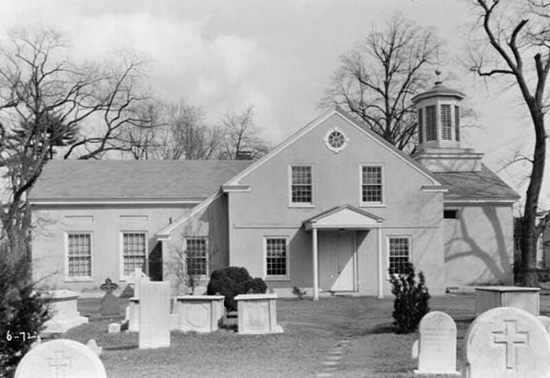 Old St. Mary's Church, West Broad &amp;amp; Wood Streets, Burlington (Burlington County, New Jersey) (cropped)